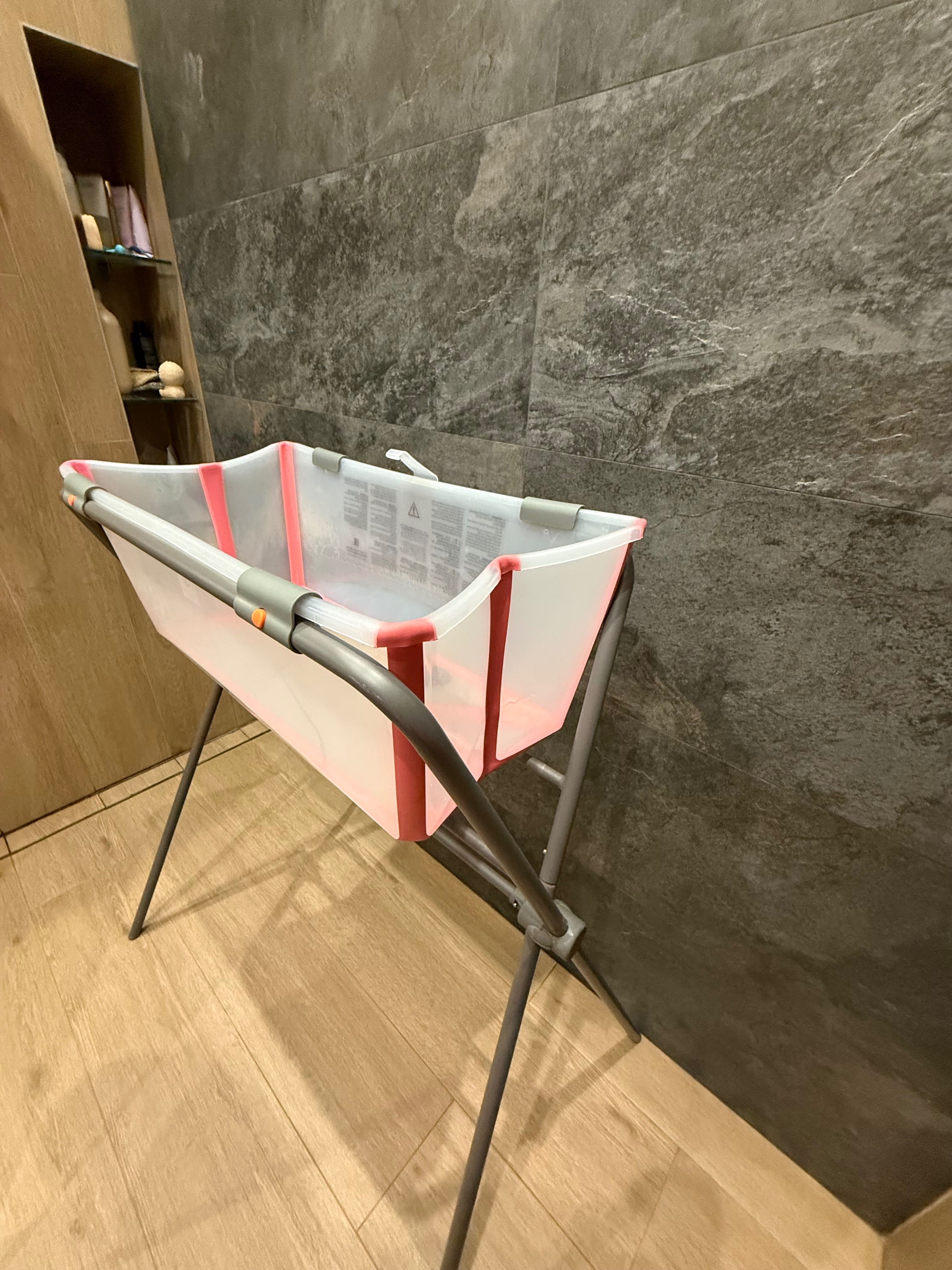 Вана със стойка Stokke