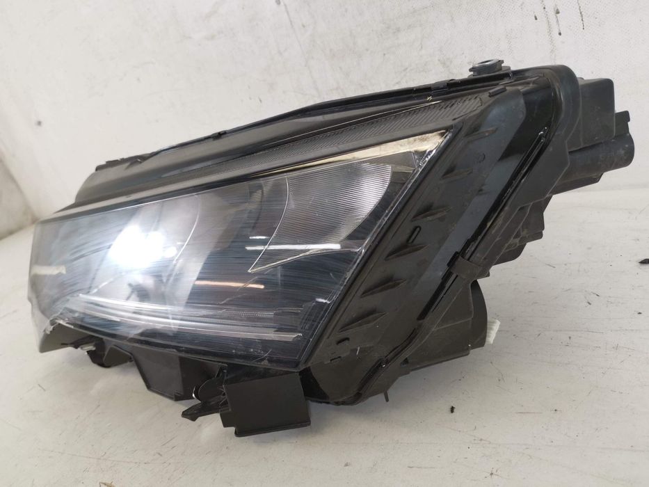 Ляв фар Full Led Шкода Октавия 4 Фейслифт Оригинален Авариран Skoda Oc