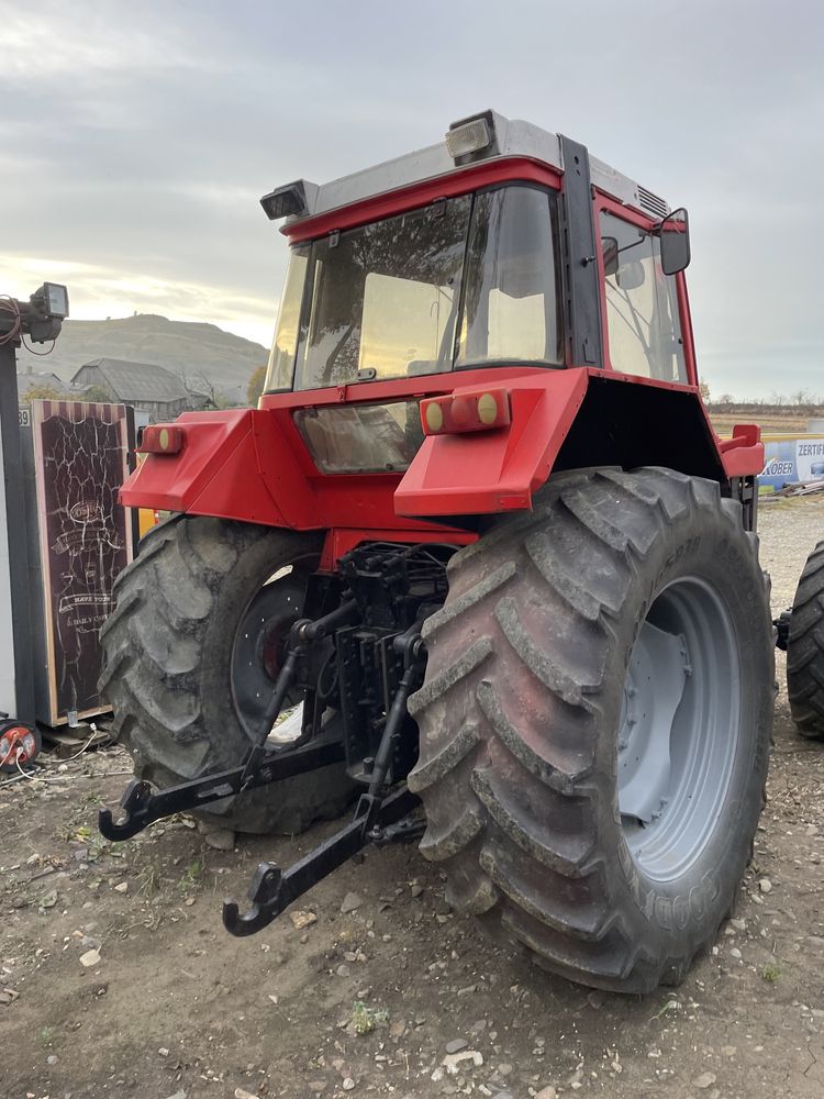 Vând Tractor Case Internațional 1255 XL