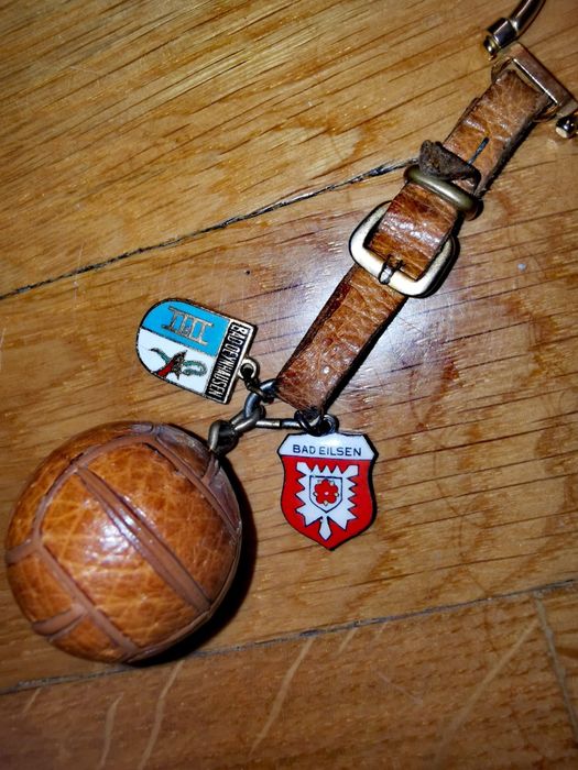 Сламена фигура кукла скиор на ски в екип и без щеки !