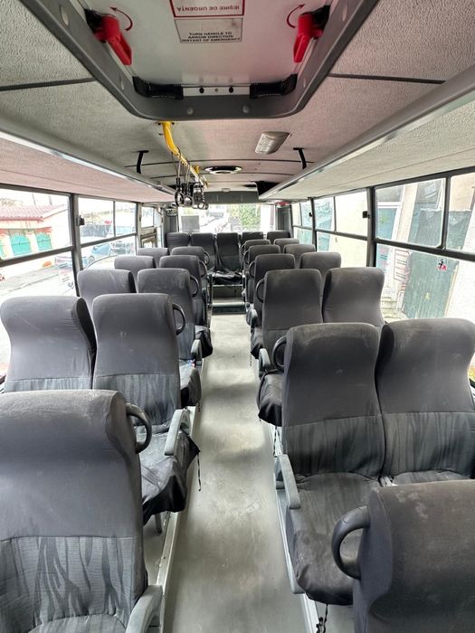 Isuzu turquoise Microbuz