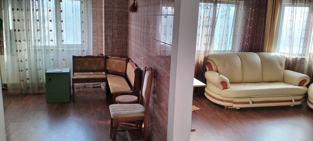 Apartament 3 camere ,decomandat, ultracentral.