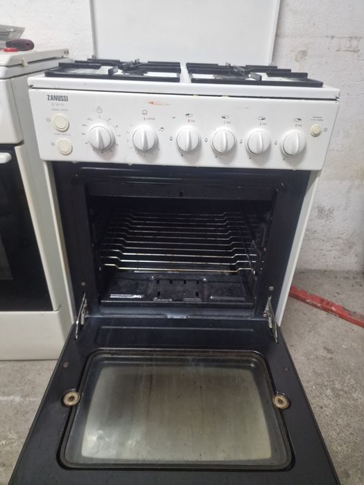 Vând aragaz zanuzzi