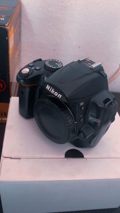 Фотоапарат Nikon D5000