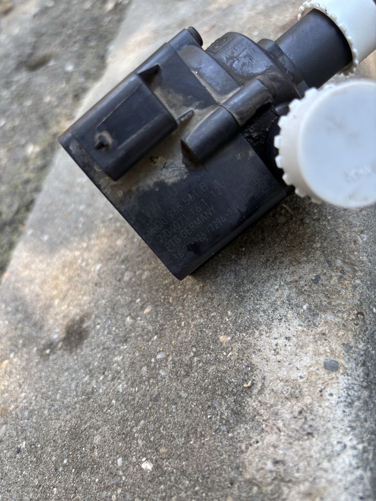 Vand pompa de apa suplimentra 3 VW, cod 5Q0 965 561 B
