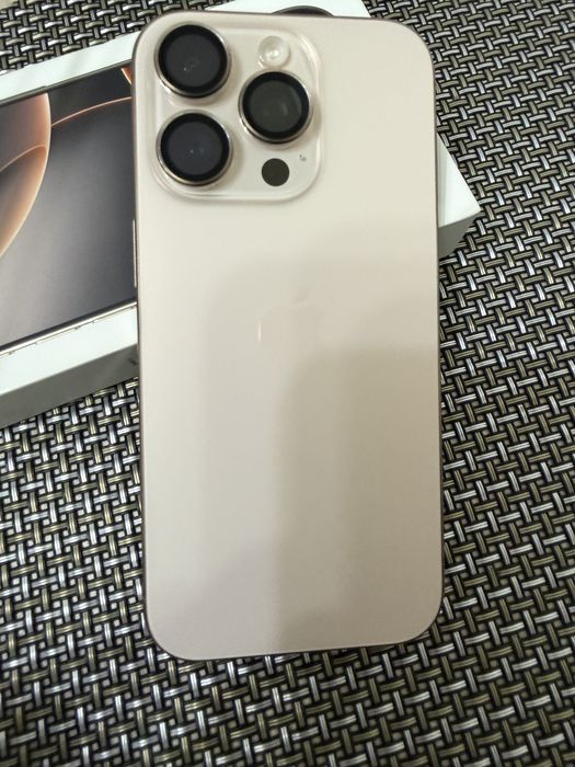 Iphone 16 Pro 256 gb Desert Titanium