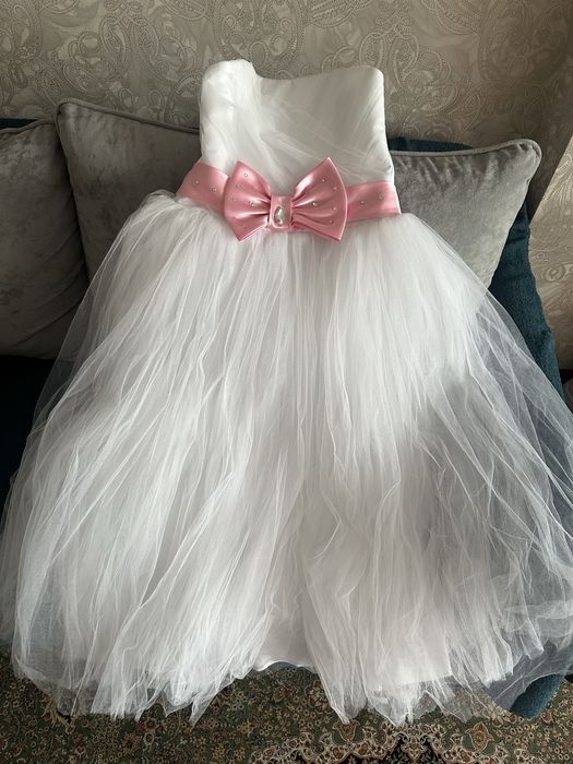 Продаю бальное платье для девочки