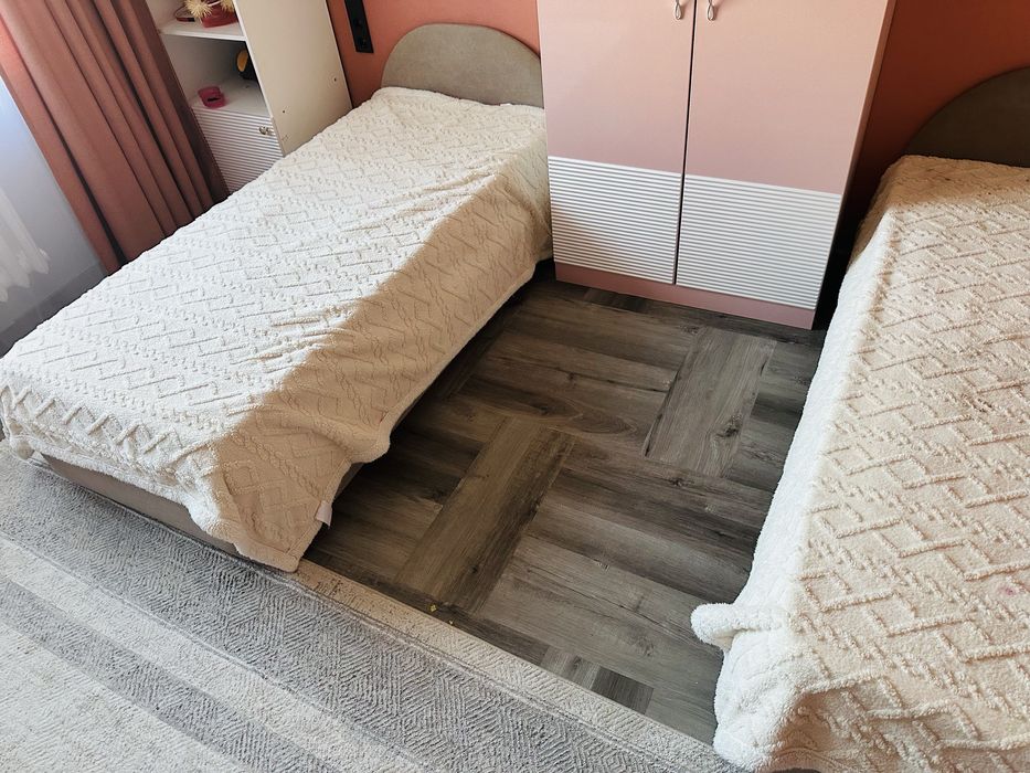 Продам одинаковые детские кровати.