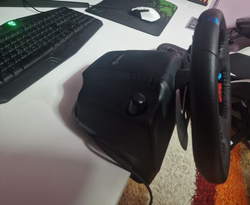 De vânzare volan Logitech G29