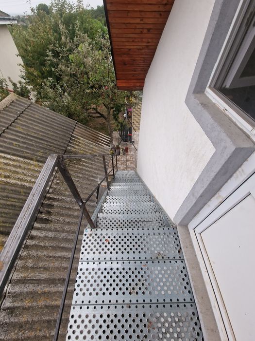 Scari metalice galvanizate