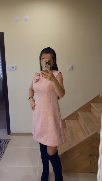 Лукс Рокля от букле/ туид с 3 D рози