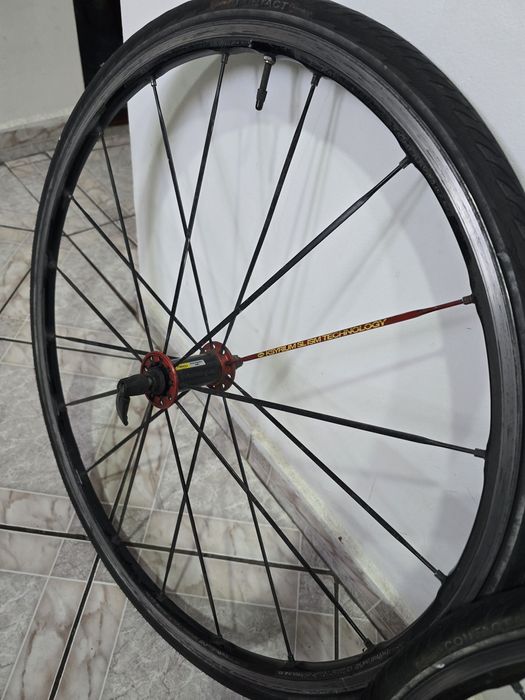 Vând două roti mavic ksyrium sl .