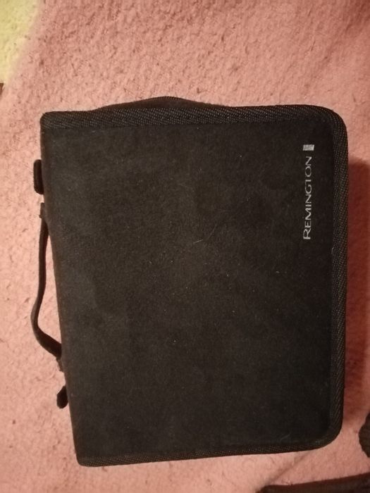 vând trusă de coafat Remington