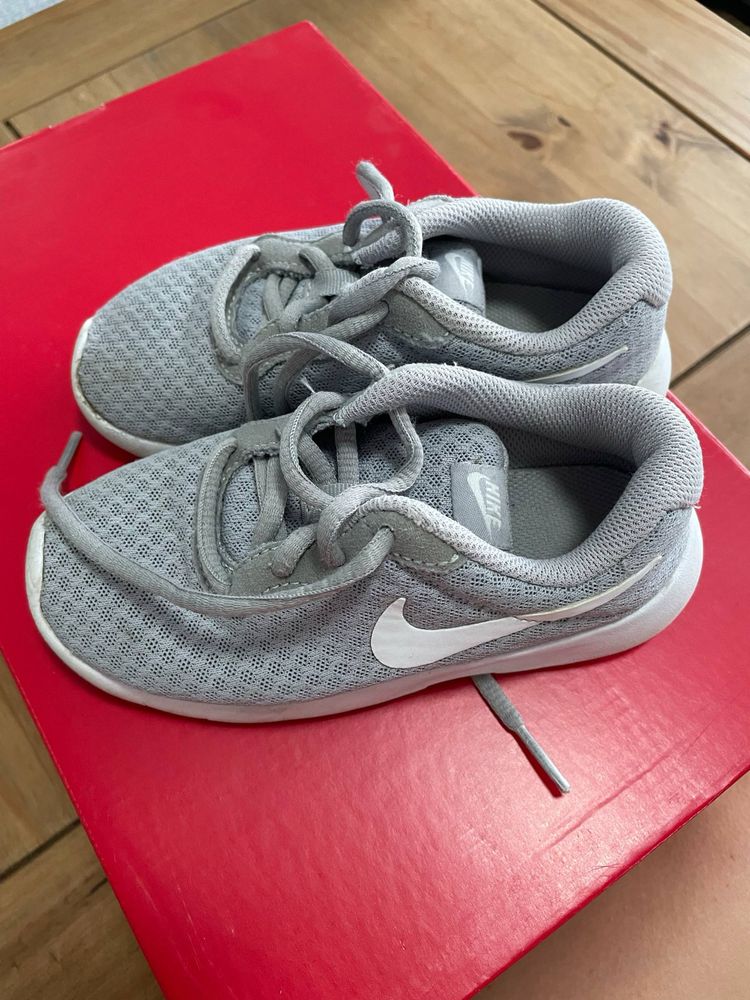 Оригинални детски маратонки NIKE, ZARA 27, 28 и 29 номер