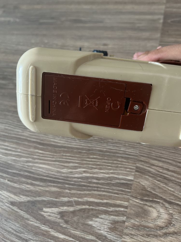 Продам игрушечную швейную машину