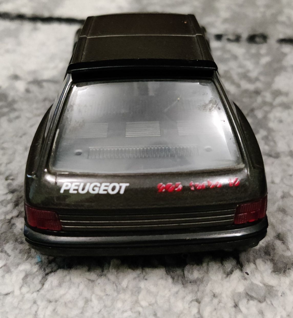 Bburago Peugeot 205 Turbo 1/25