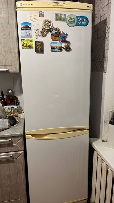 Отдам холодильник на запчасти