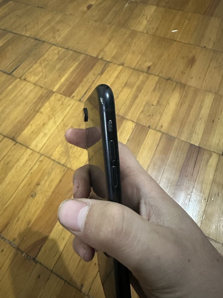 #Iphone Xr   128 GB LL/A