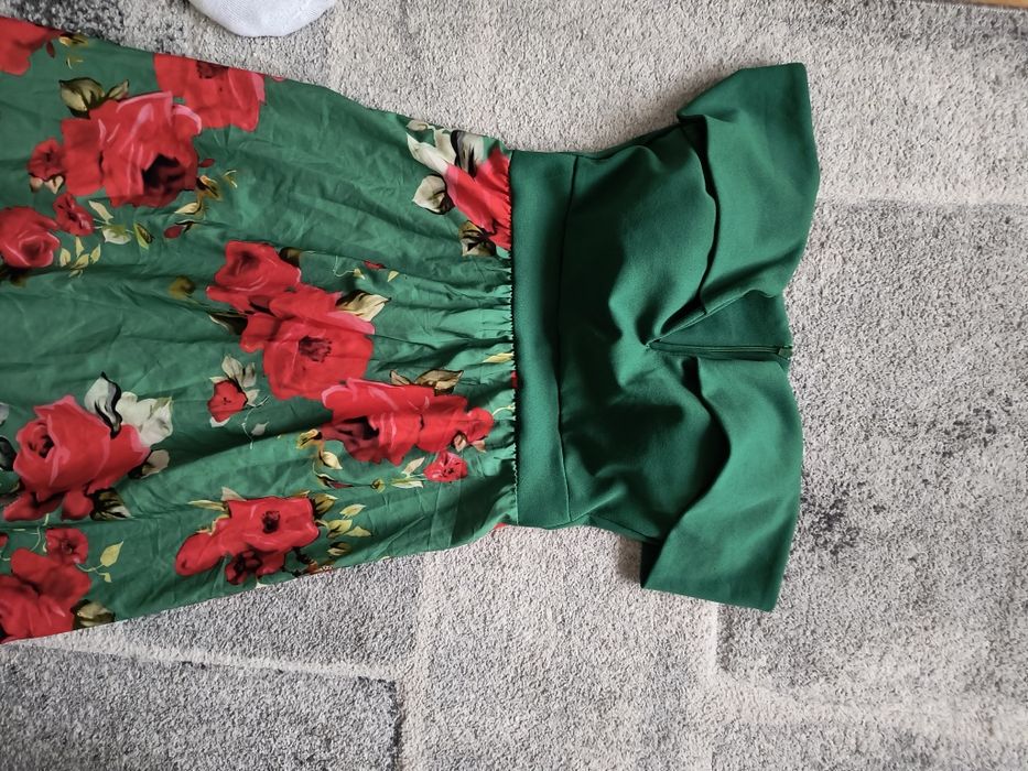 Рокля за лятото р-р отговаря С,М