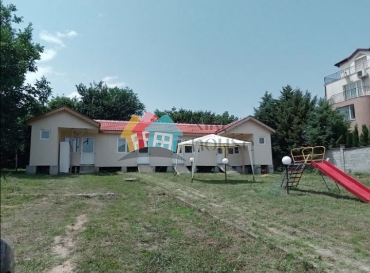 Продава се Къща в Бяла - 450 кв.м за 778 €/кв.м - Снимка #1