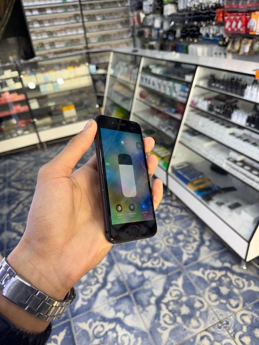 Айфон 8 LL/A.    .