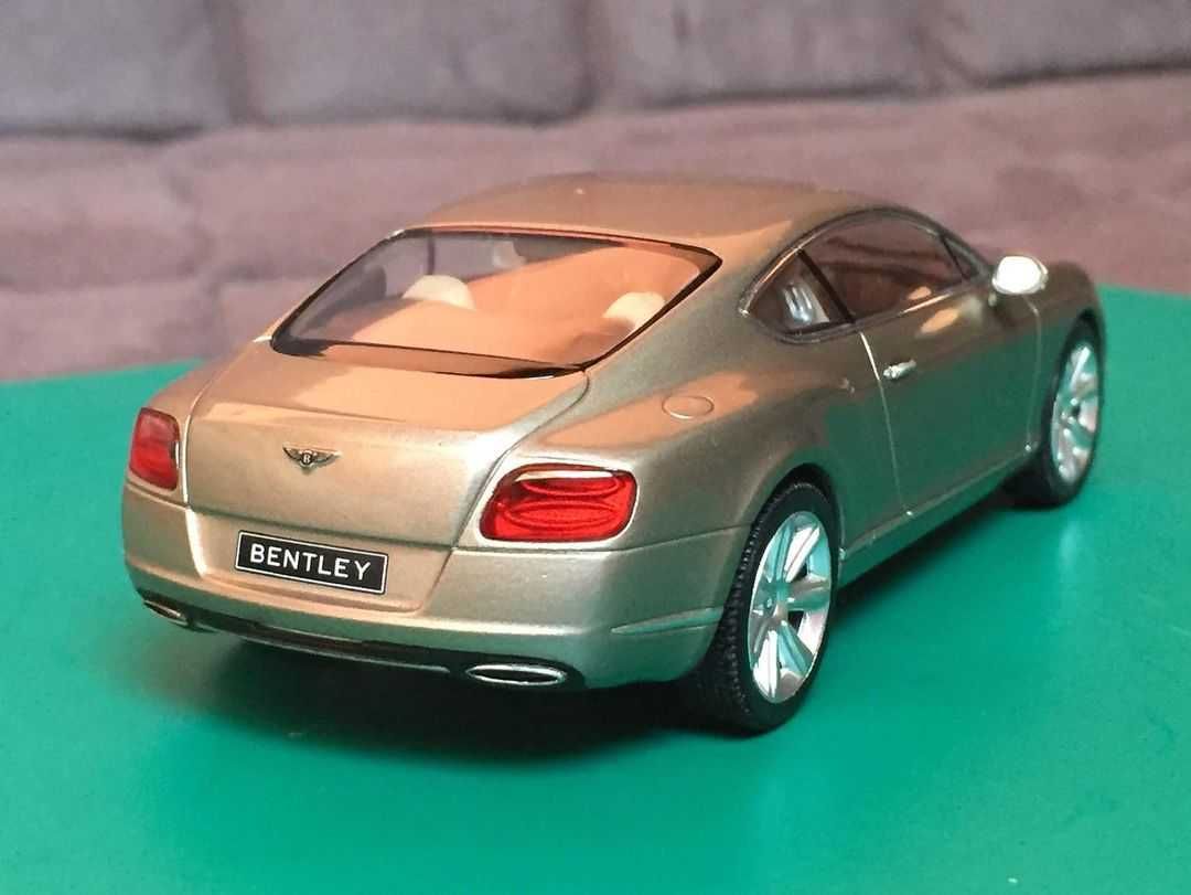 1/43 macheta Bentley Continental GT - minichamps metal