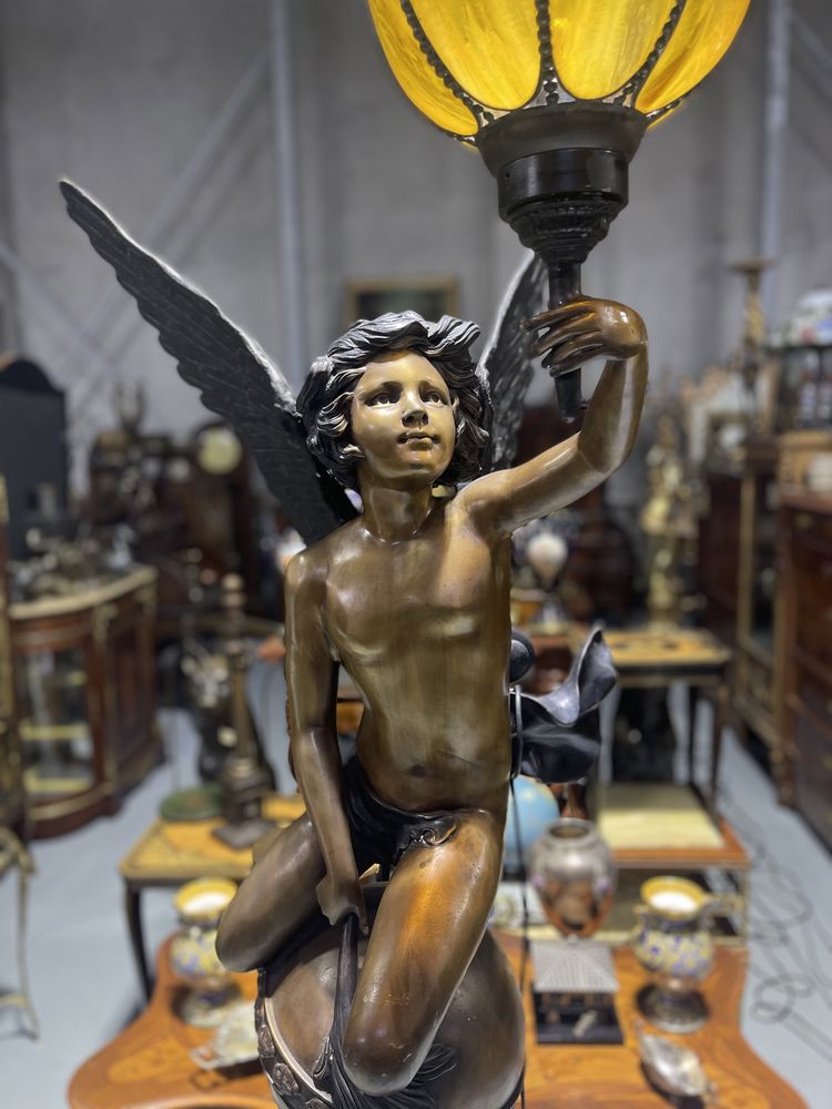 Lampadar deosebit din bronz masiv