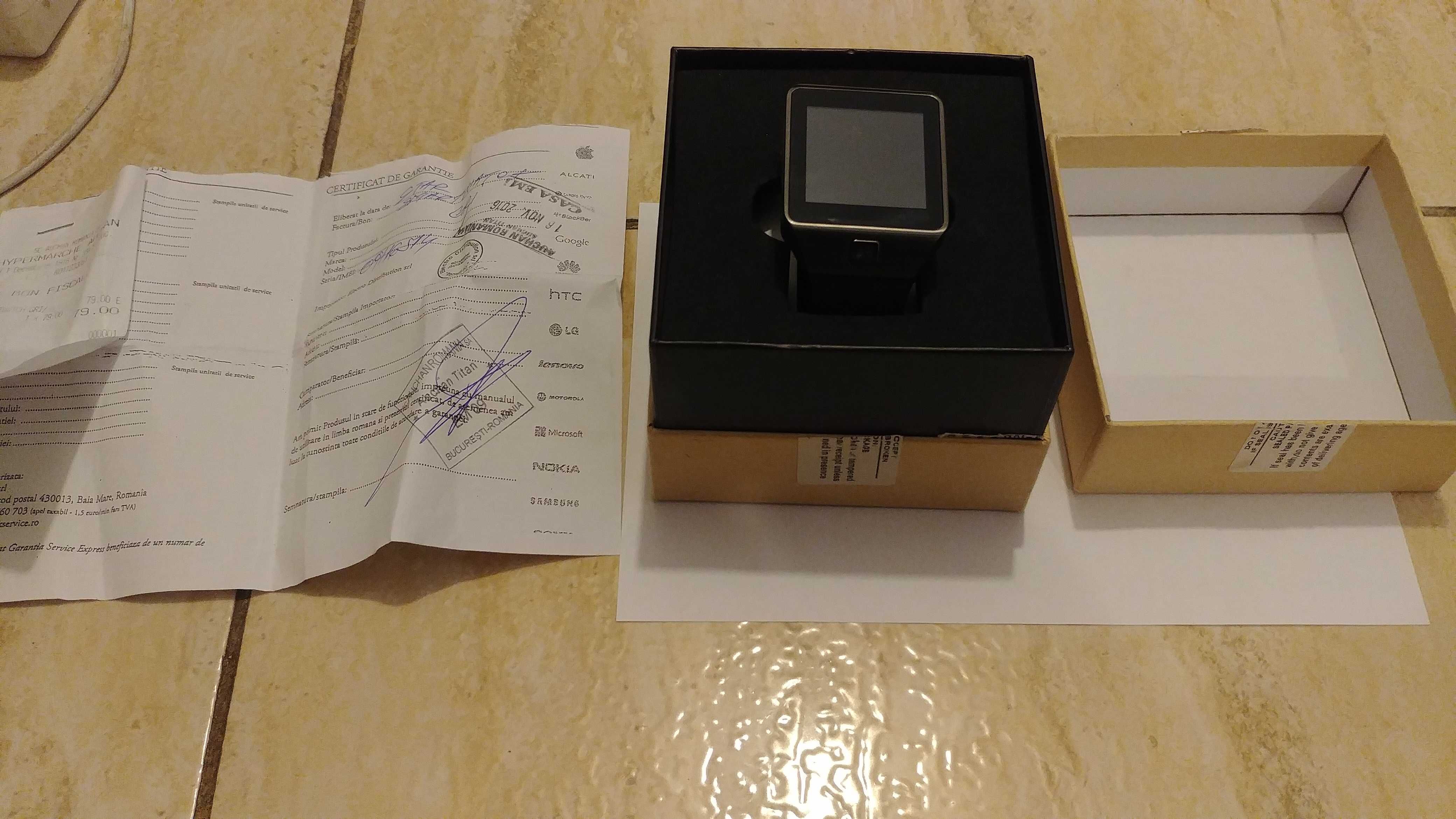 Vand smartwatch nou dar nu se aprinde