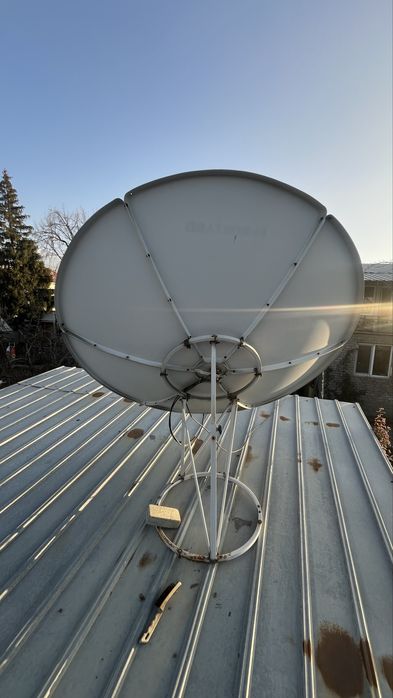 Спутниковая антенна (тарелка) большая≈2 м/комплект с конвертером
