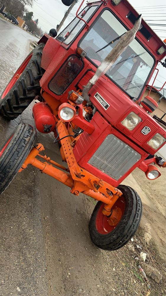 Vand Tractor u650 pret 5100€ euro