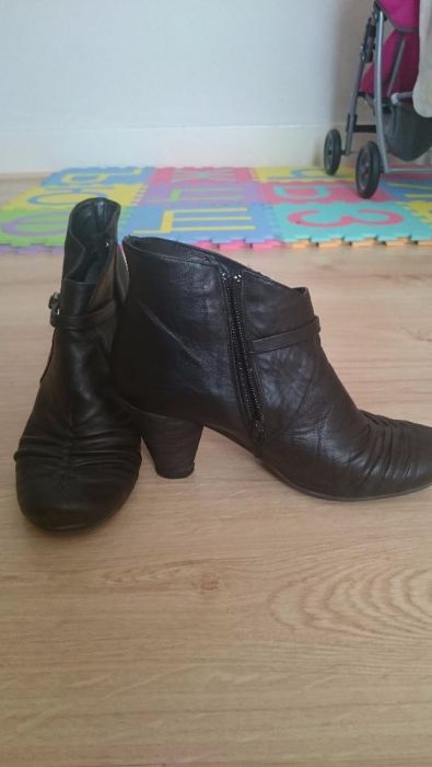 Испански боти от естествена кожа