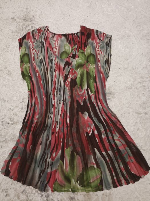 Отдам одежду  женскую