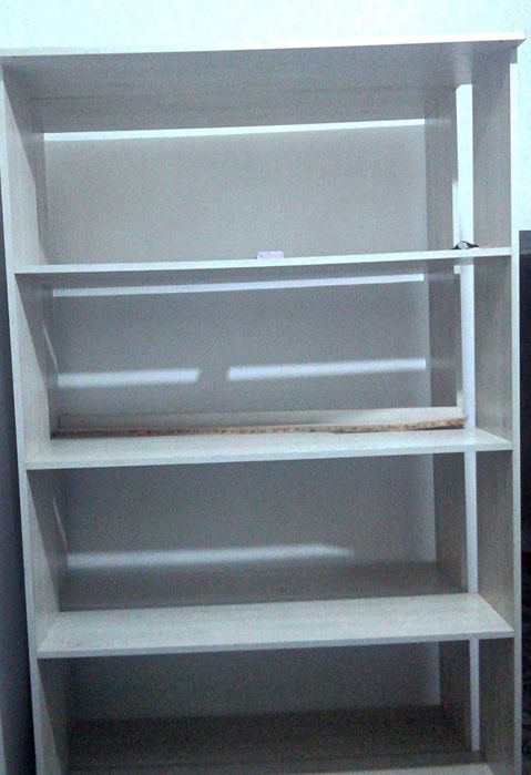 Продам полки для сувиниров