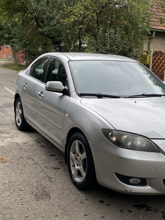 Vand Mazda 3 ,an 2005 , motor 1,6 benzina