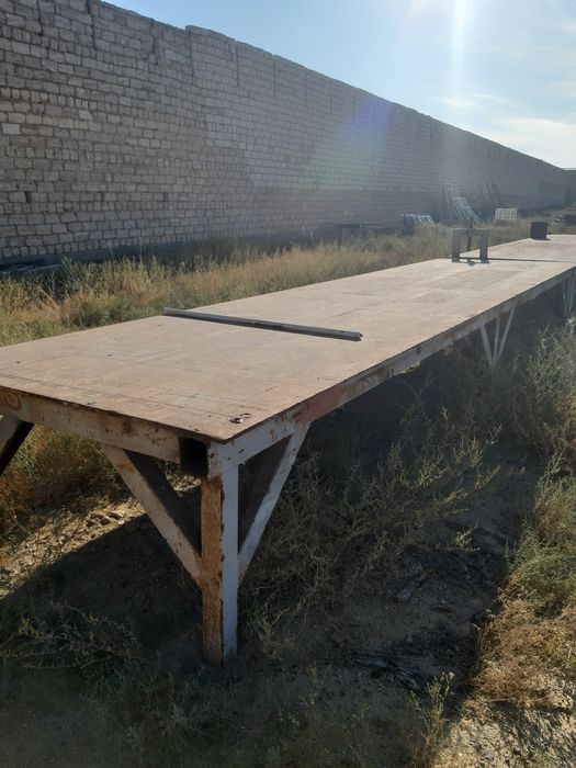 Металлический стол