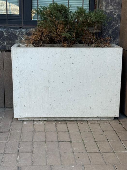 Отдам вазон из бетона