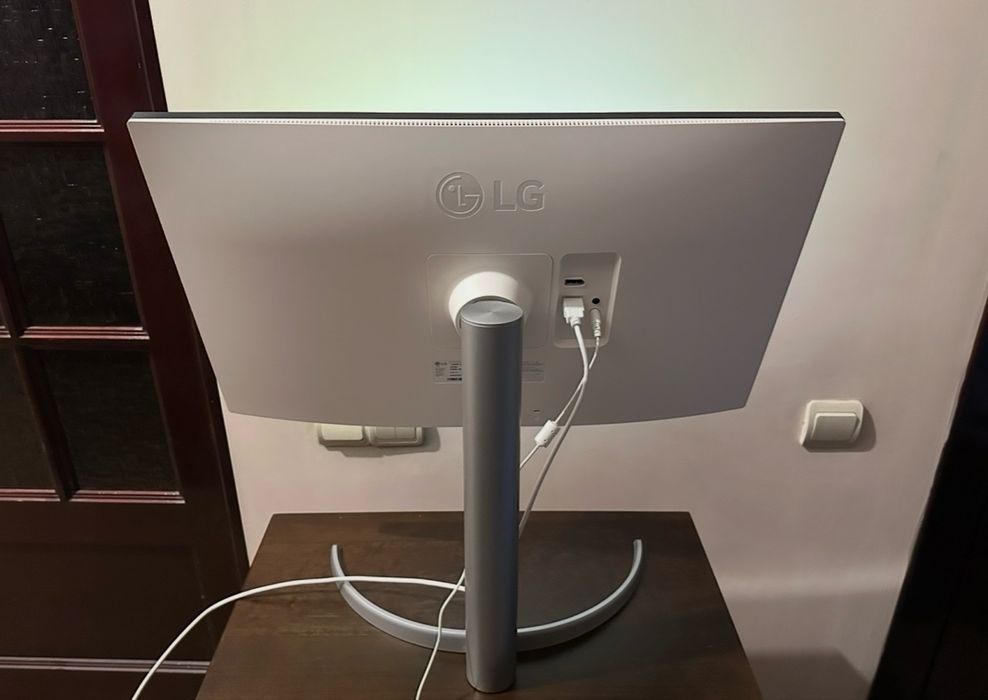LG UltraFine 4K 27"