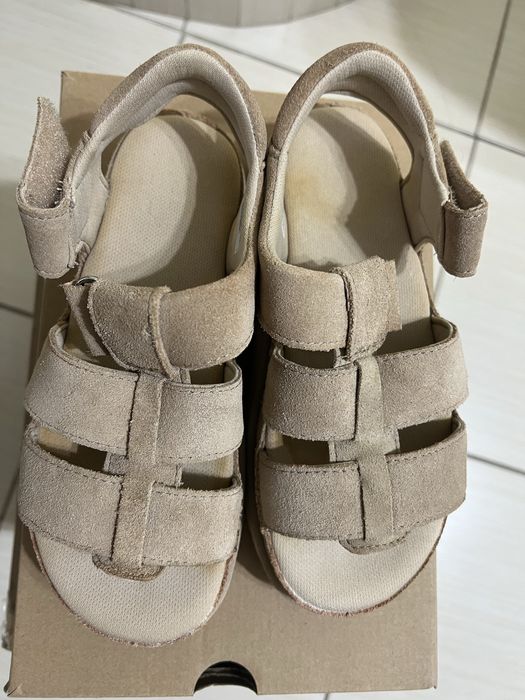 Sandale UGG piele intoarsa 36