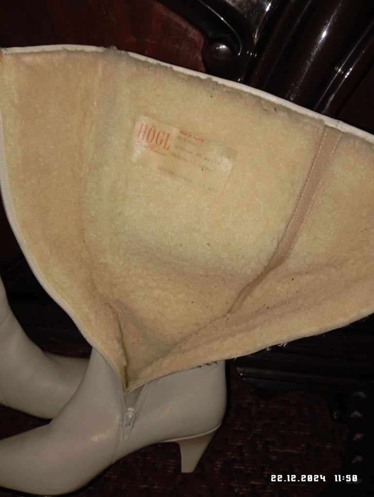 Продам сапоги белого цвета