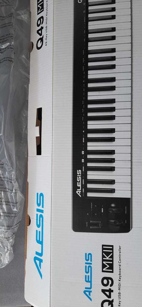 Продам MIDI-клавиатуру Alesis Q49 MKII