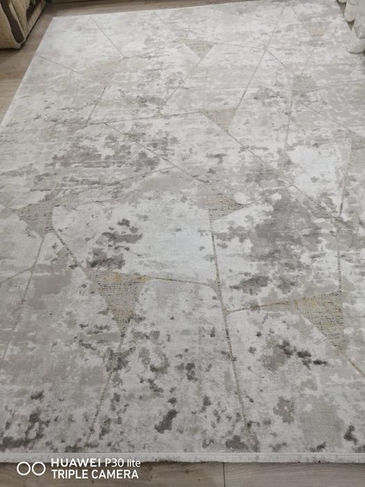 Продам ковёр в отличном состоянии