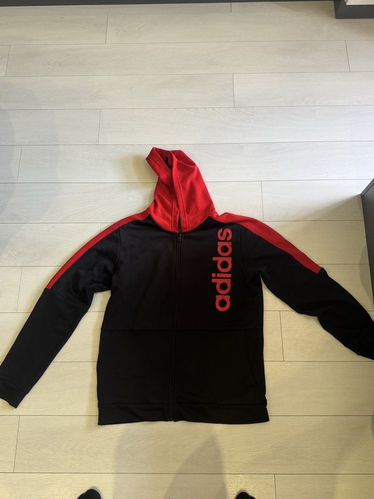 Горница на Adidas, L размер.