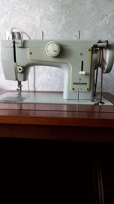 Швейная машинка "Мальва"