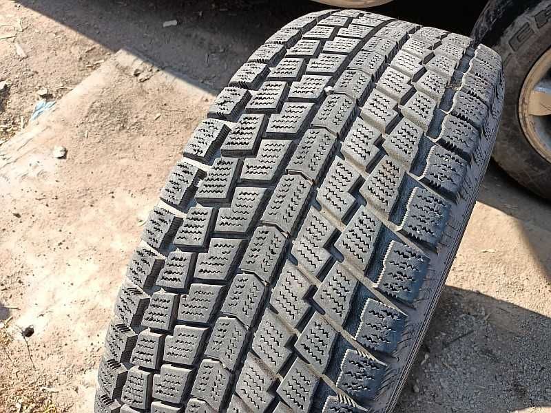 ОДНА шина 265/65 R17 - "Hankook DynaPro i*cept" (Корея), зимняя.