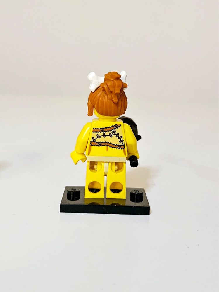 Lego Collectable Minifigures Series 5 8805 - 5 - Cave Woman (2011)