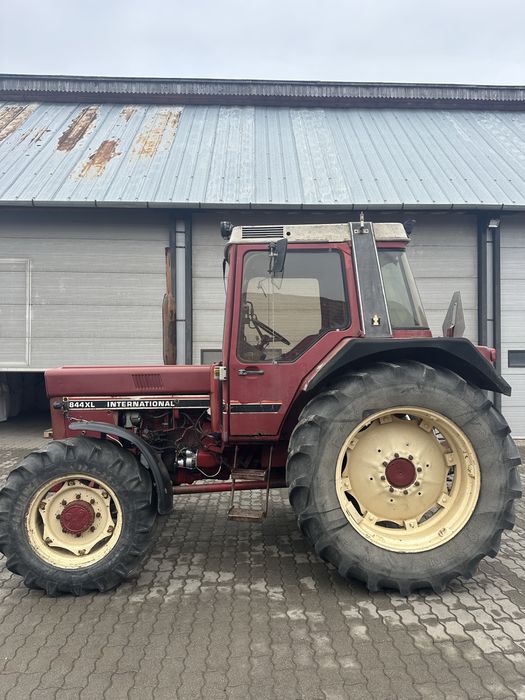 Case International 844 XL