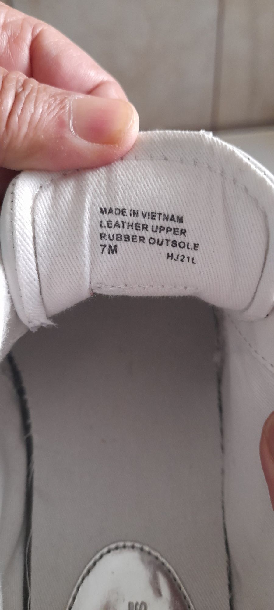 Vând adidași femei nr 37 f puțin purtate