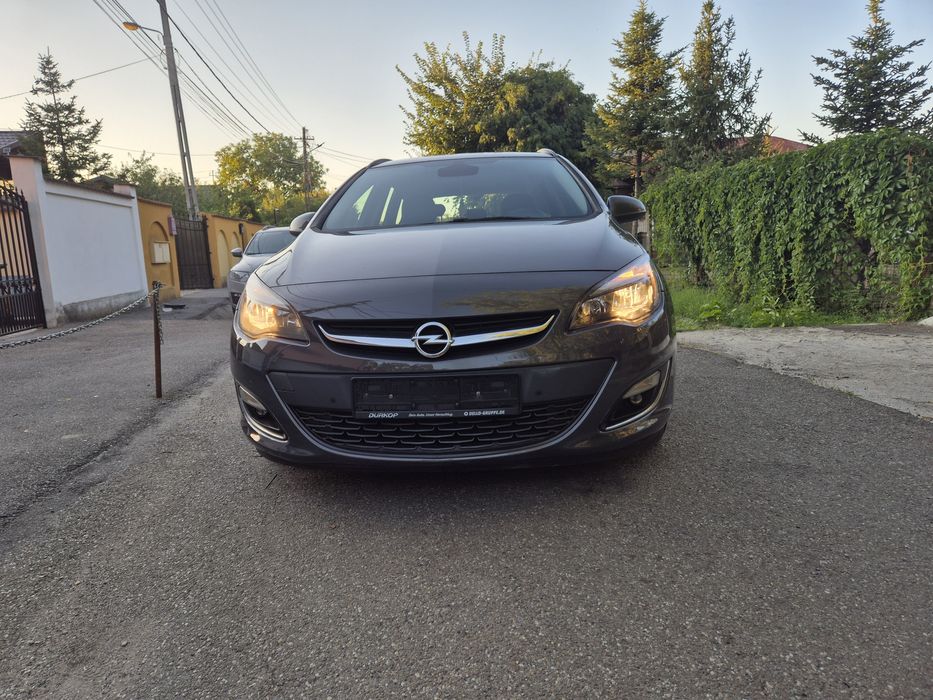 Vând Opel Astra J 1,7 Cdti fab 2013 imp Germania