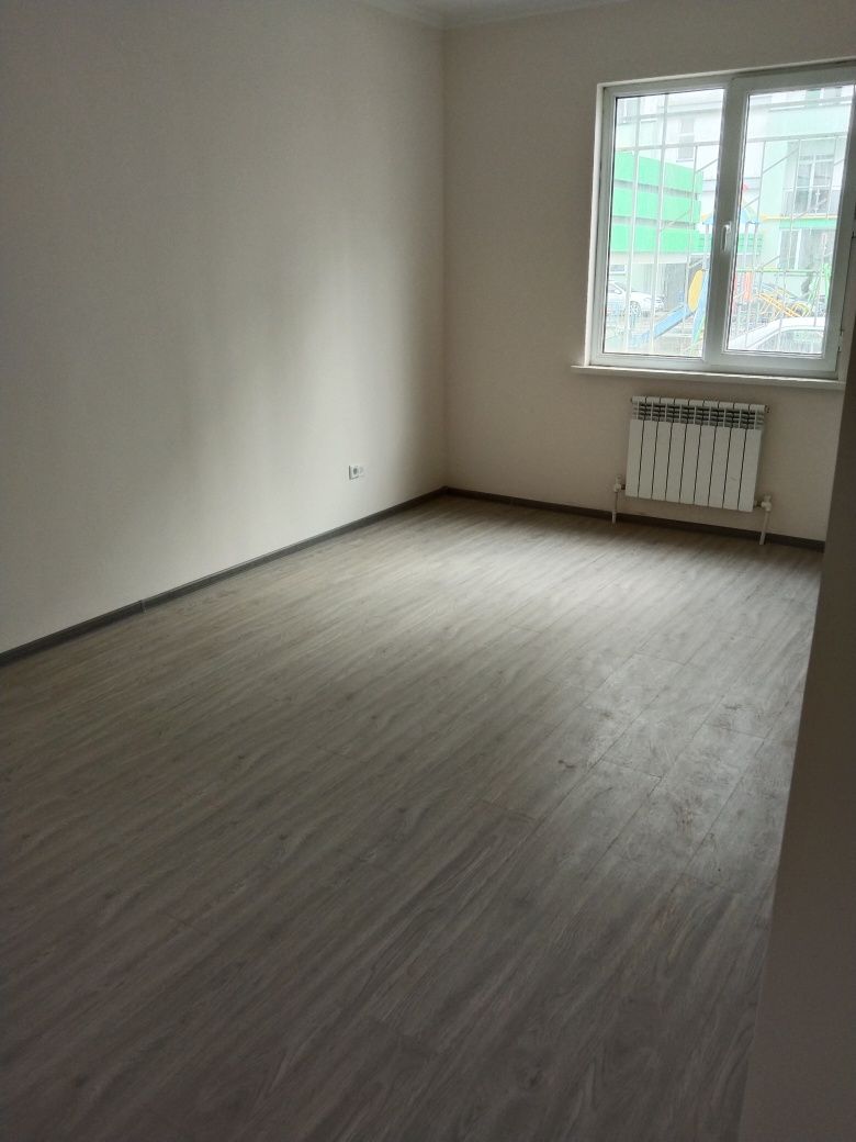 Bez makler Green Park ul. Maxtumquli 2 xonali uy sotiladi