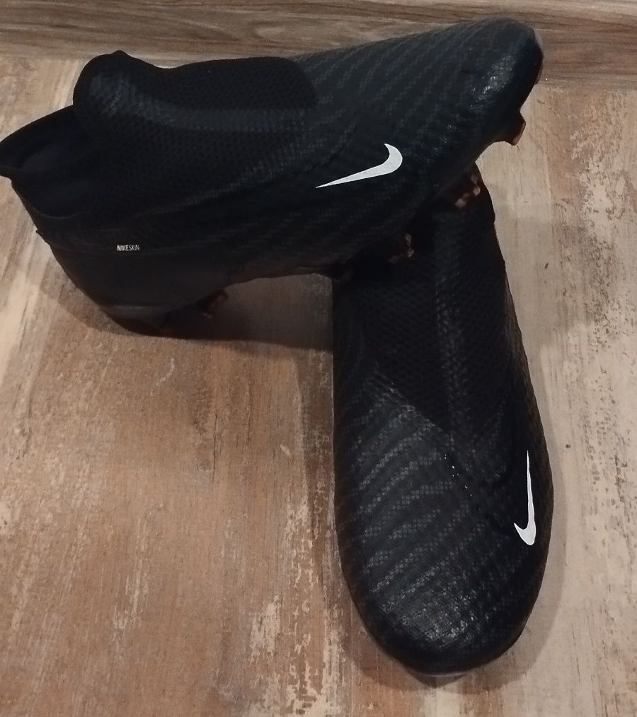 Футболни обувки Nike Phantom GX MG 42"